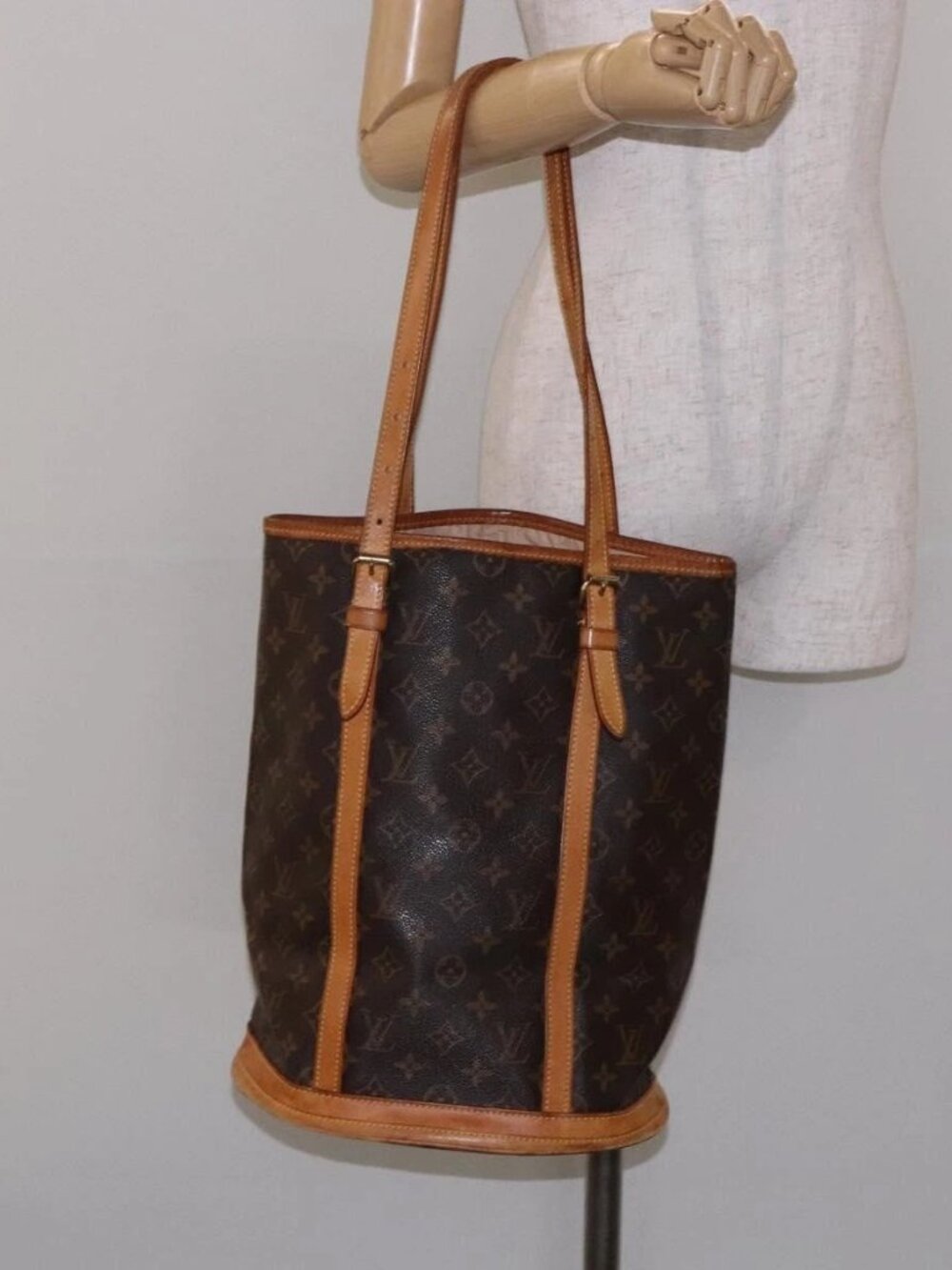LOUIS VUITTON Monogram Bucket GM Shoulder Bag M42236 LV Auth